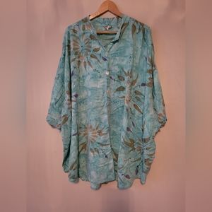 What's in Store womans short sleeve blouse. Size 3x